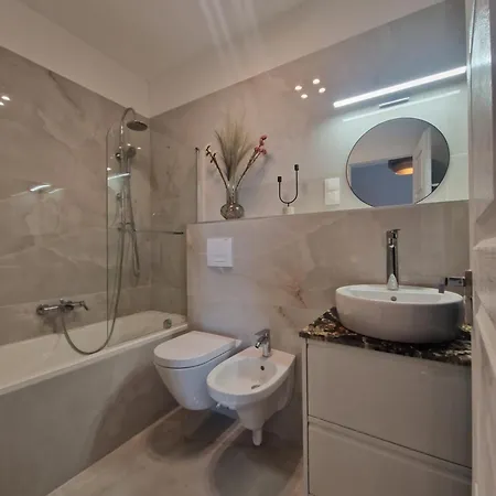 Danube Wonder View 2 Apartamento *